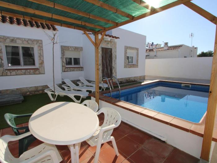Casa familiar cerca del mar con piscina privada, WiFi, aire acondicionado, admiten mascotas - ES-184-47