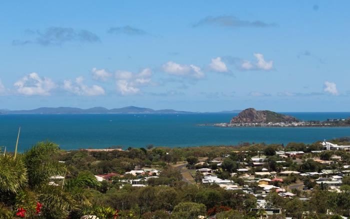 Bella Vista - Spectacular Ocean Views & Continental Breakfast