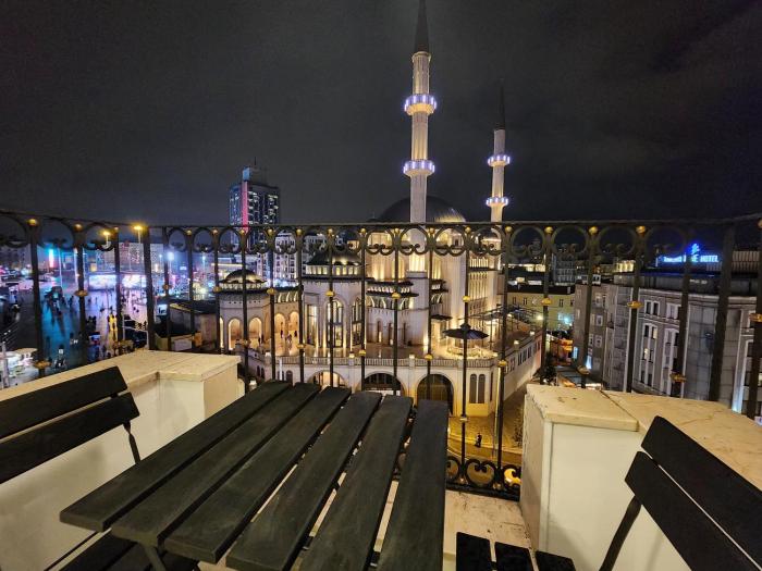 Taksim Landhouse Hotel 1 Min to Taksim Square