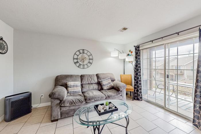 Entertainers Landing, Unit 3