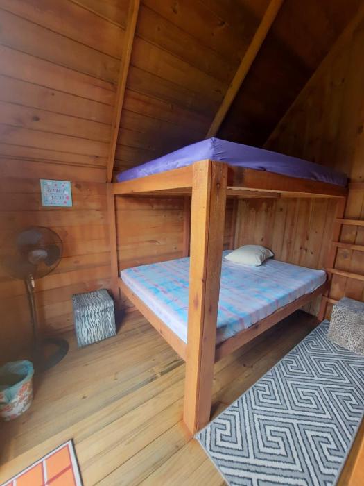 Cabana 3 com Ar condicionado e area de cozinha e banheiro compartilhado a 10 minutos do Parque Beto Carrero