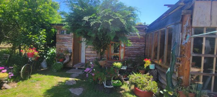 Pieza y estacionamiento independiente