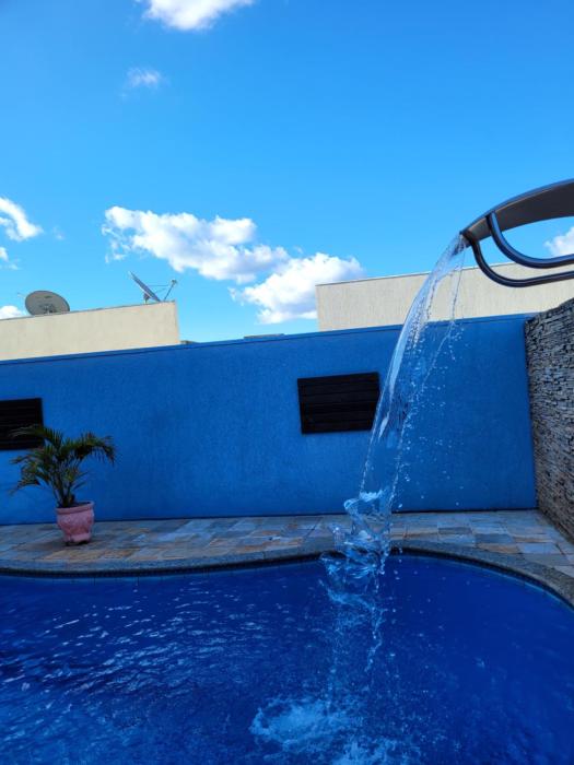 Casa espaçosa com linda piscina