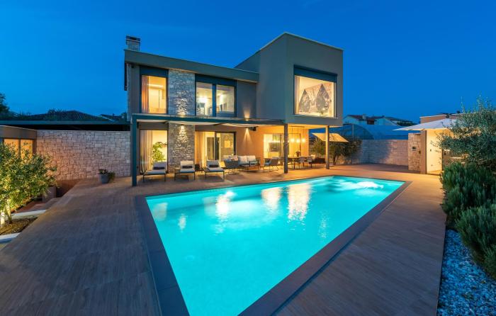 Dianas Garden Design Villa