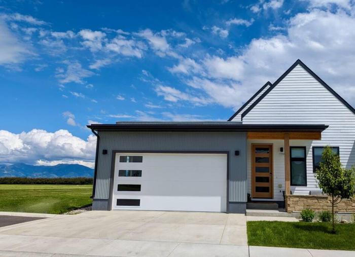 New 3BR condo in Bozeman w mtn views and trails