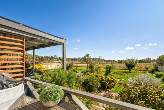 Marcotta Guest Suite - Moments to Golf Course
