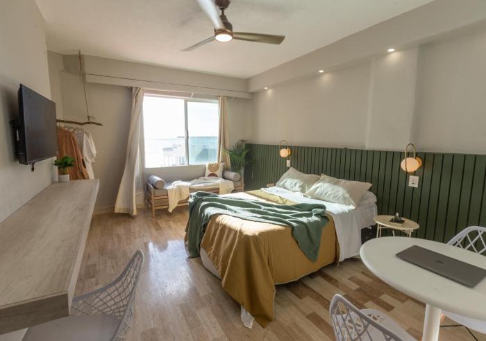 SereniaCancun Beachfront Apartment Hotel Zone.