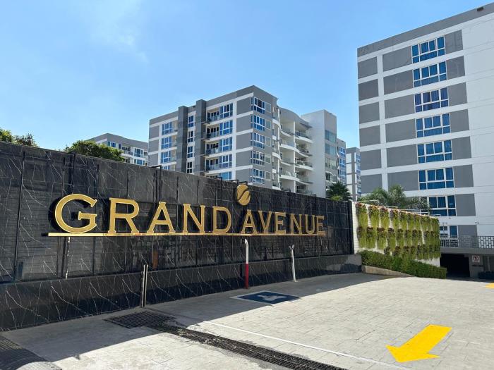 Large Ground Floor Condo, Grand Avenue, Central Pattaya