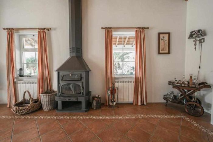 Outeiro do Álamo by Portus Alacer