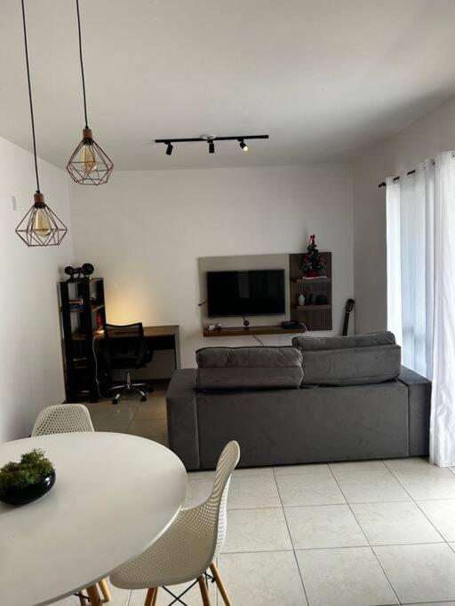 Apto Praia Brava 100mts da praia