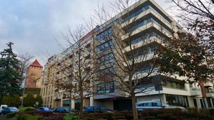 Castle Apartments - Queen