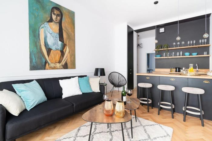 Marszalkowska Elegant Apartment with a Balcony Warsaw Center by Noclegi Renters