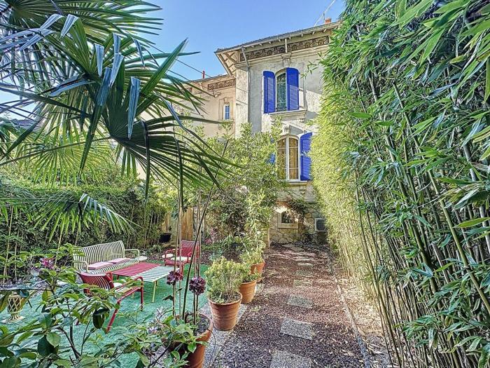 Très belle maison avec jardin à 10min des remparts