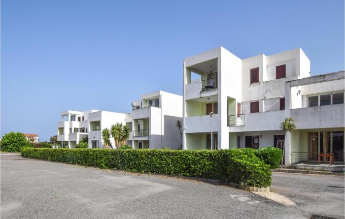 Cozy Apartment In Isca Marina With Wifi