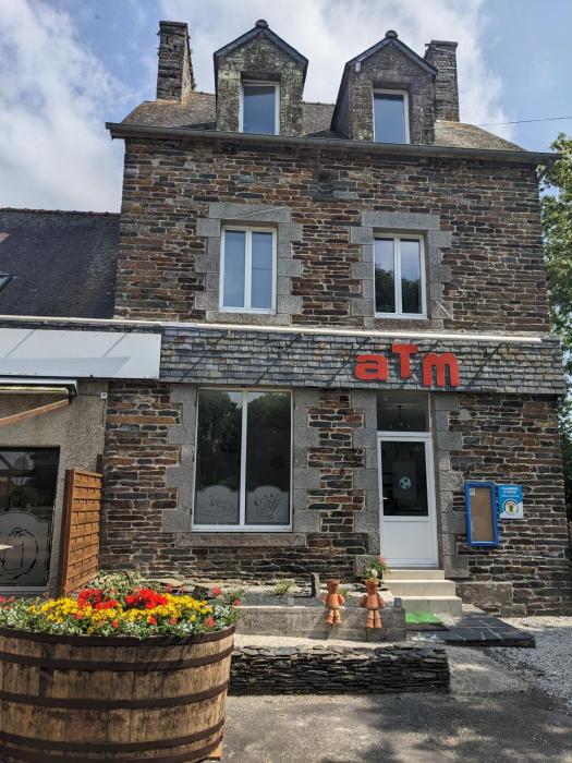 Auberge des Trains Mythiques Chambres dhôtes à Gouarec au pied de la Vélodyssée
