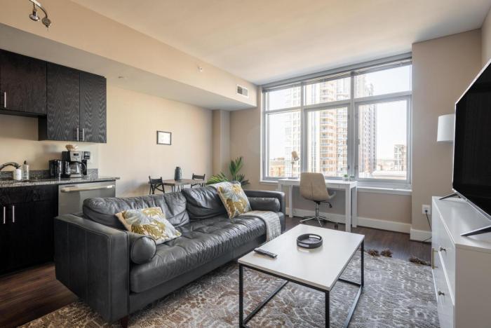 Reston studio w fitness center 1 mi to mall WDC-836