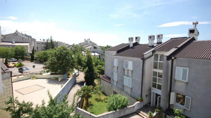 Apartments with parking space Njivice, Krk - 21866