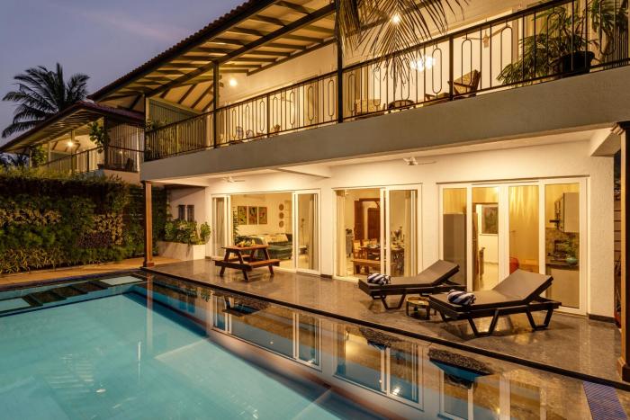 Avalon by Hireavilla - 6BR Villa with Pool & Field View in Parra, North Goa