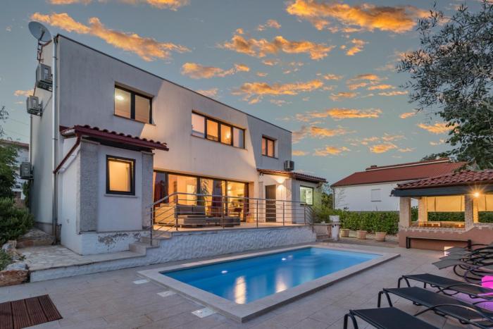 Villa Lelaina near Pula with private Pool and 3 km from the beach