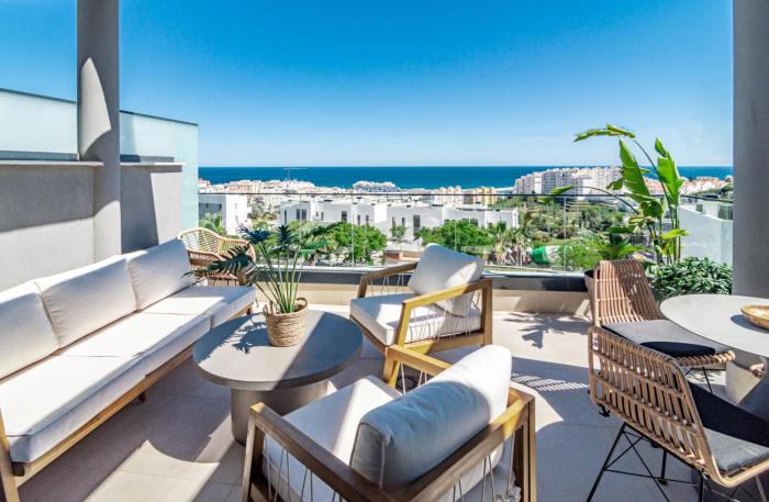 LME9F2 - Top class flat in Estepona, near beach