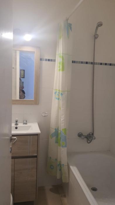 Depto dos ambientes avenida Colón, excelente ubicación