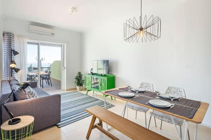 LISBON STORYTELLERS - Terrace by the River