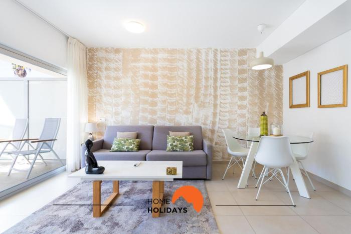 #200 Panoramic Flat by Home Holidays