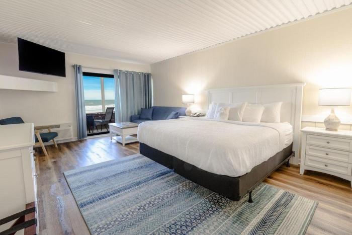Beachfront Exploration Oceanfront King Room 1st Fl