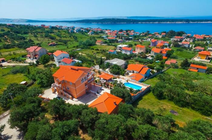 Family friendly apartments with a swimming pool Banjol, Rab - 21952