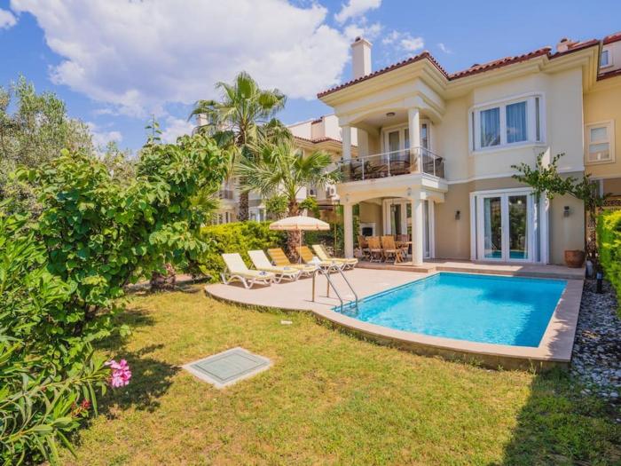 Çalışta Denize Sıfır 10 Kişilik Villa Starfish 3