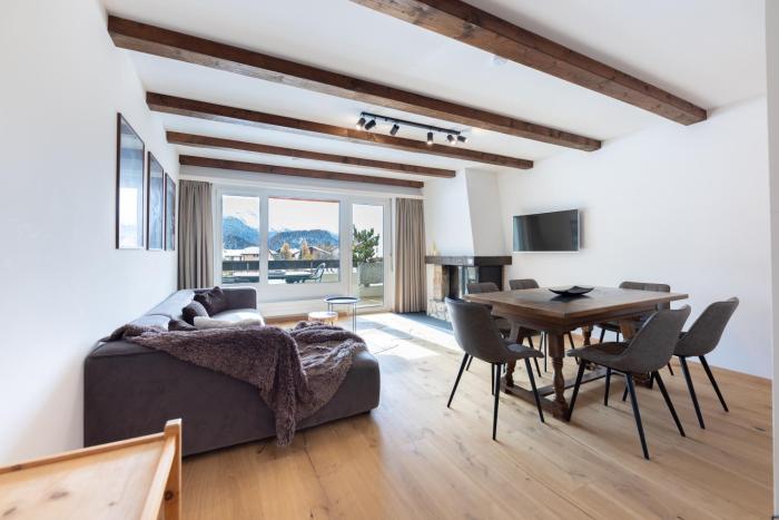 Modern crossing apartment facing Piz Rosatsch