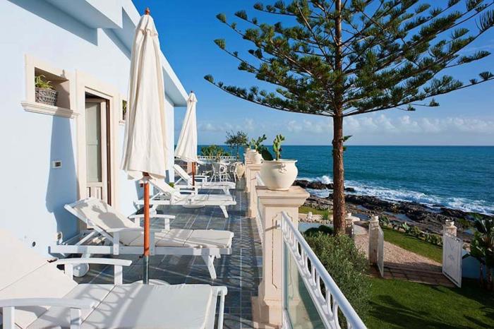 A slice of heaven by the sea - Beahost Rentals