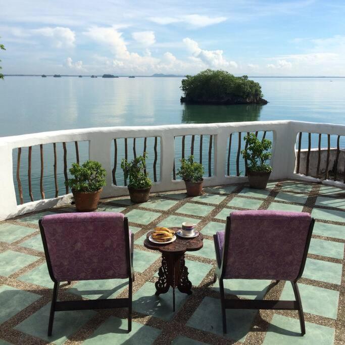 Beachfront Villa with Pool