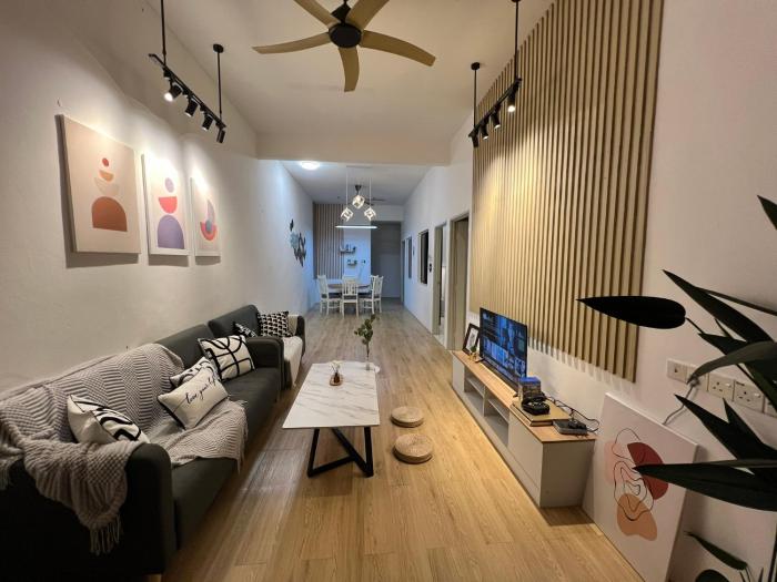 DeMUJI 4BR 10PAX 3Min to ECM KCM, PS4