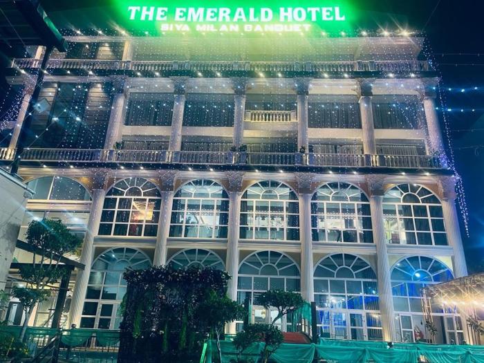 The Emerald Hotel & Siya Milan Banquets