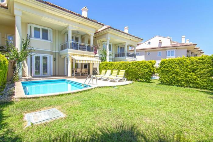 Çalışta Denize Sıfır 8 Kişilik Villa Pearl 8
