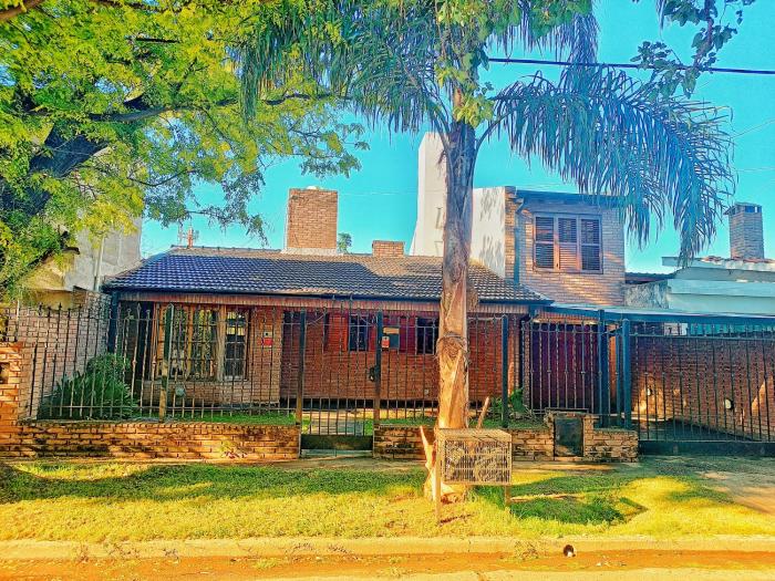 Casa con quincho y pileta