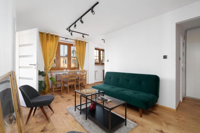 Comfortable Two-Bedroom Apartment Poznań by Renters