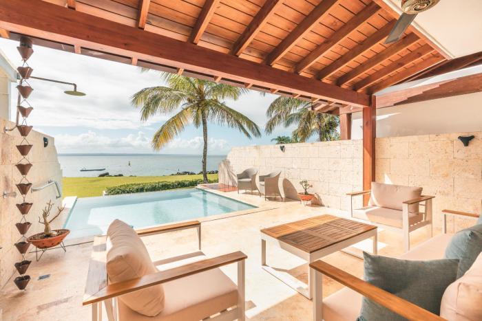 3BR Beachfront townhouse at Puerto Bahia