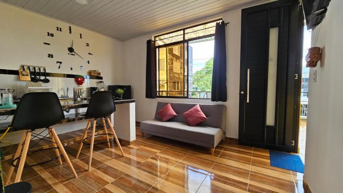 Family Amazon Minimalist