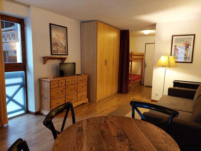 Brides-les-Bains : Studio 4 pers, balcon Ouest, parking, animaux admis - FR-1-512-277