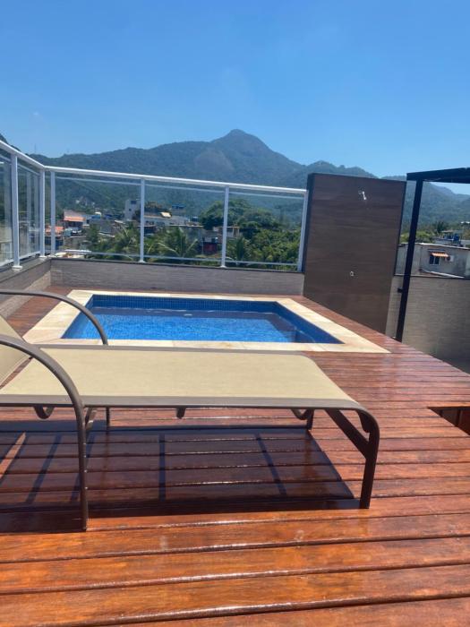 Linda cobertura duplex com piscina e churrasqueira na Ilha da Gigóia