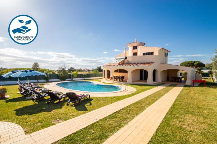 Villa Ushuaia by Algarve Vacation