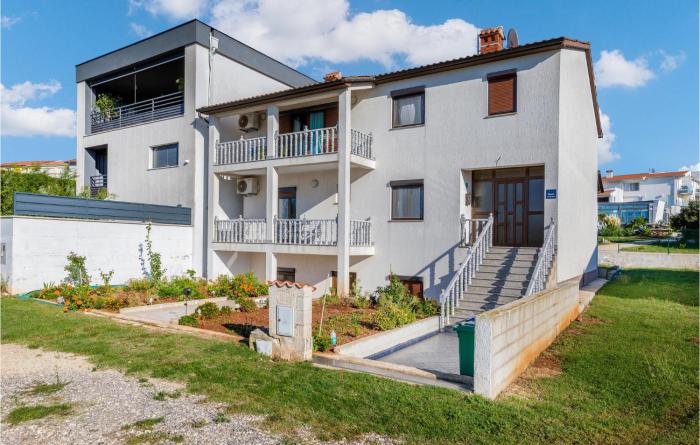 1 Bedroom Amazing Apartment In Pula