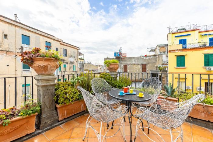 Santa Chiara Charming House with Terrace at Historical Center