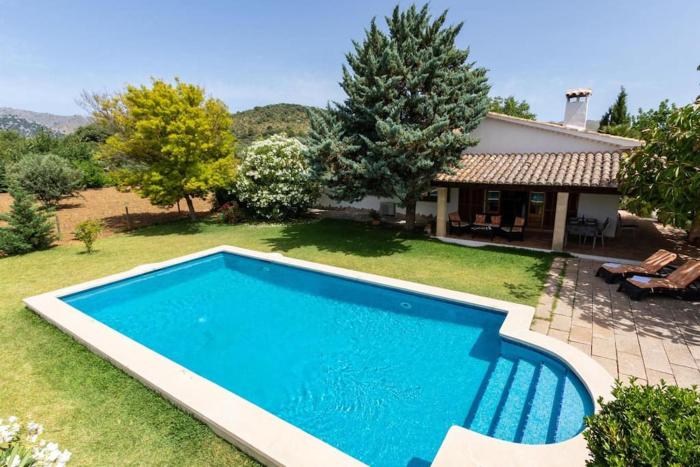 3 bedrooms villa with pool near Pollensa by Renthousing