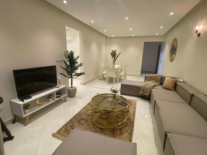 شقه فندقيه راقية بموقع مميز