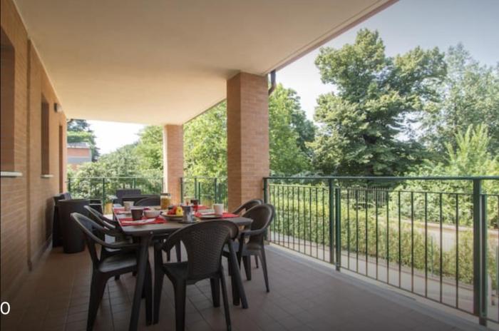 A TERRACE ON THE PARK