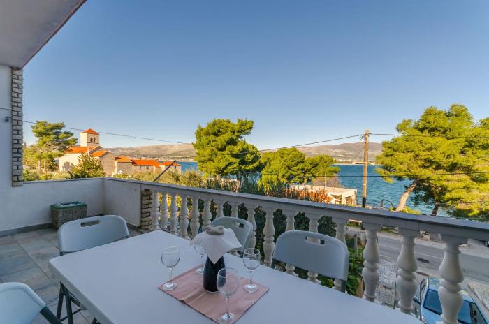 Apartment Pine Haven