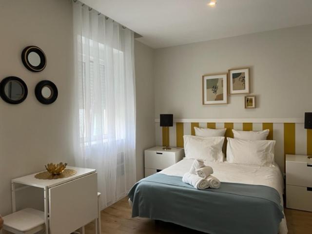 Charming Studio Apartment in Campolide - ZAMB F